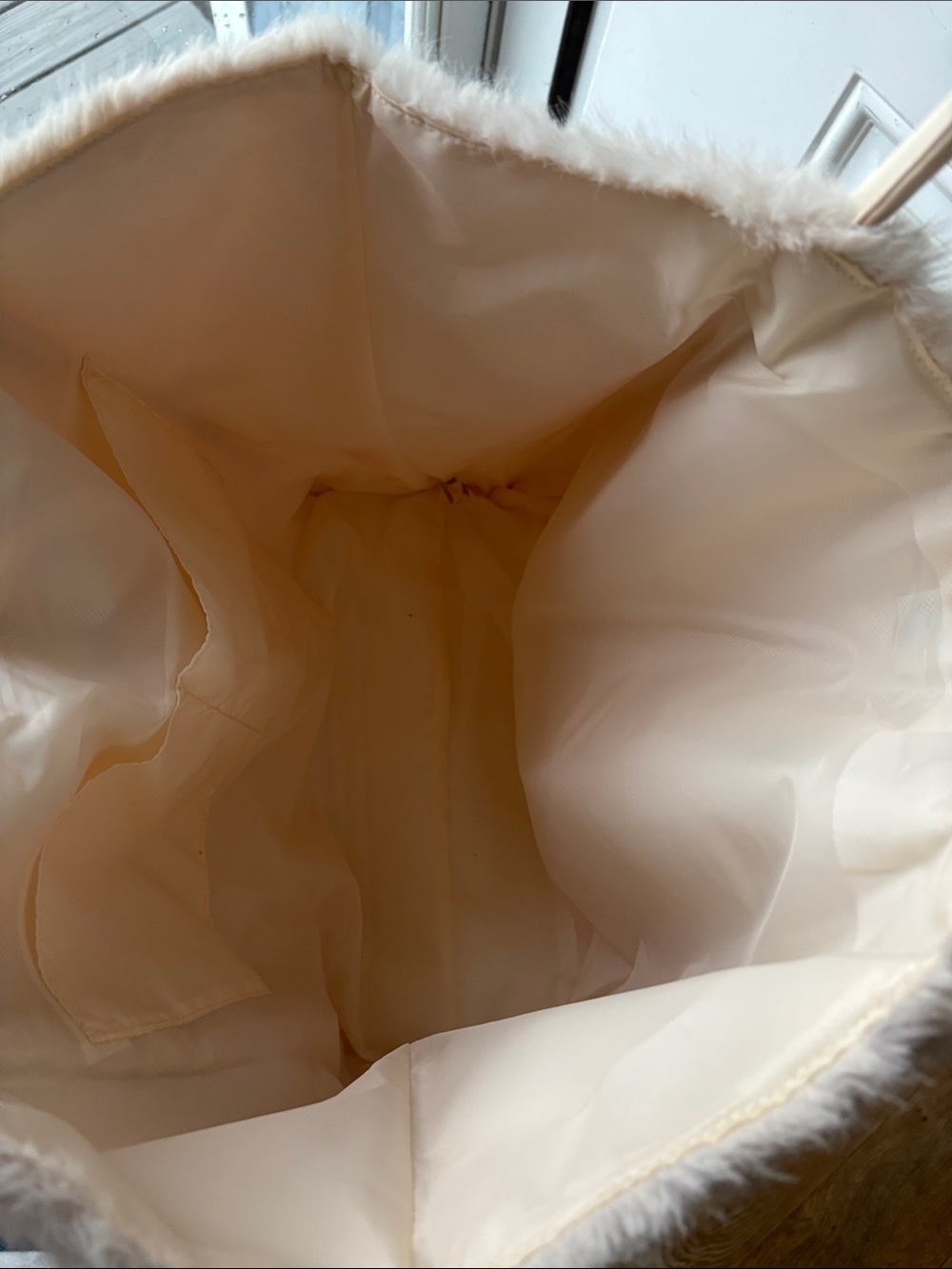 Victoria secret Plush Faux-Fur Tote Bag in cream - Picture 6 of 6
